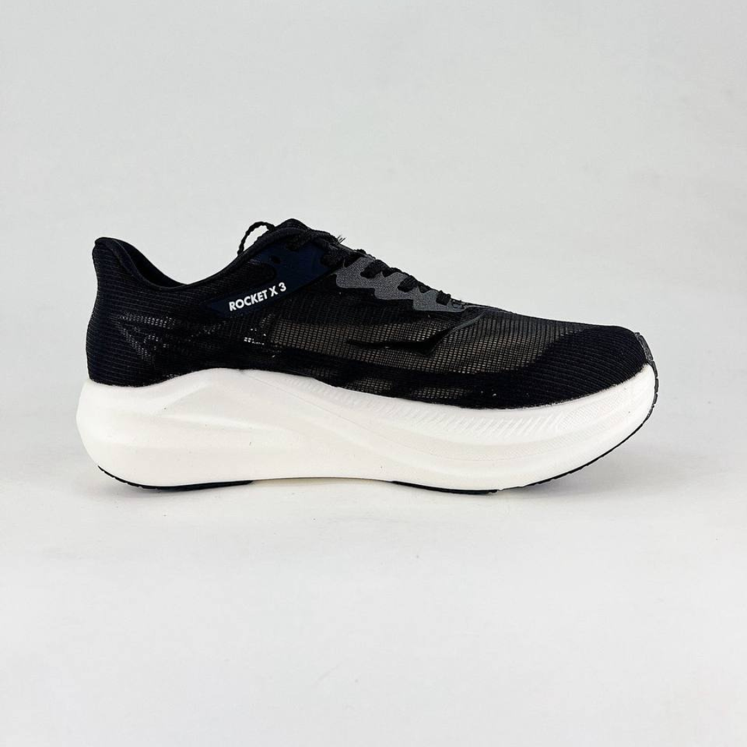 Tênis Hoka Rocket X 3 Unissex - Preto/Branco