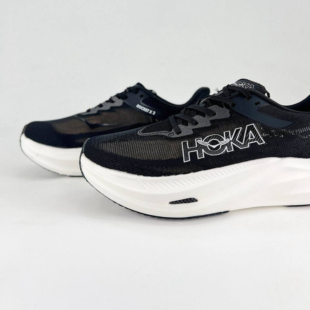 Tênis Hoka Rocket X 3 Unissex - Preto/Branco
