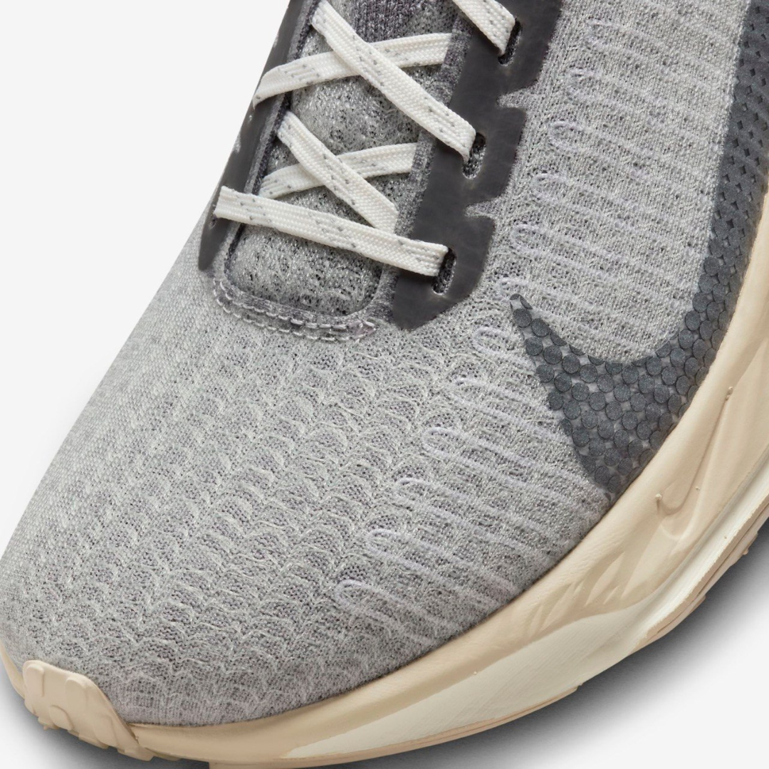 Tênis Nike Invincible Run 3 - Cinza/Preto