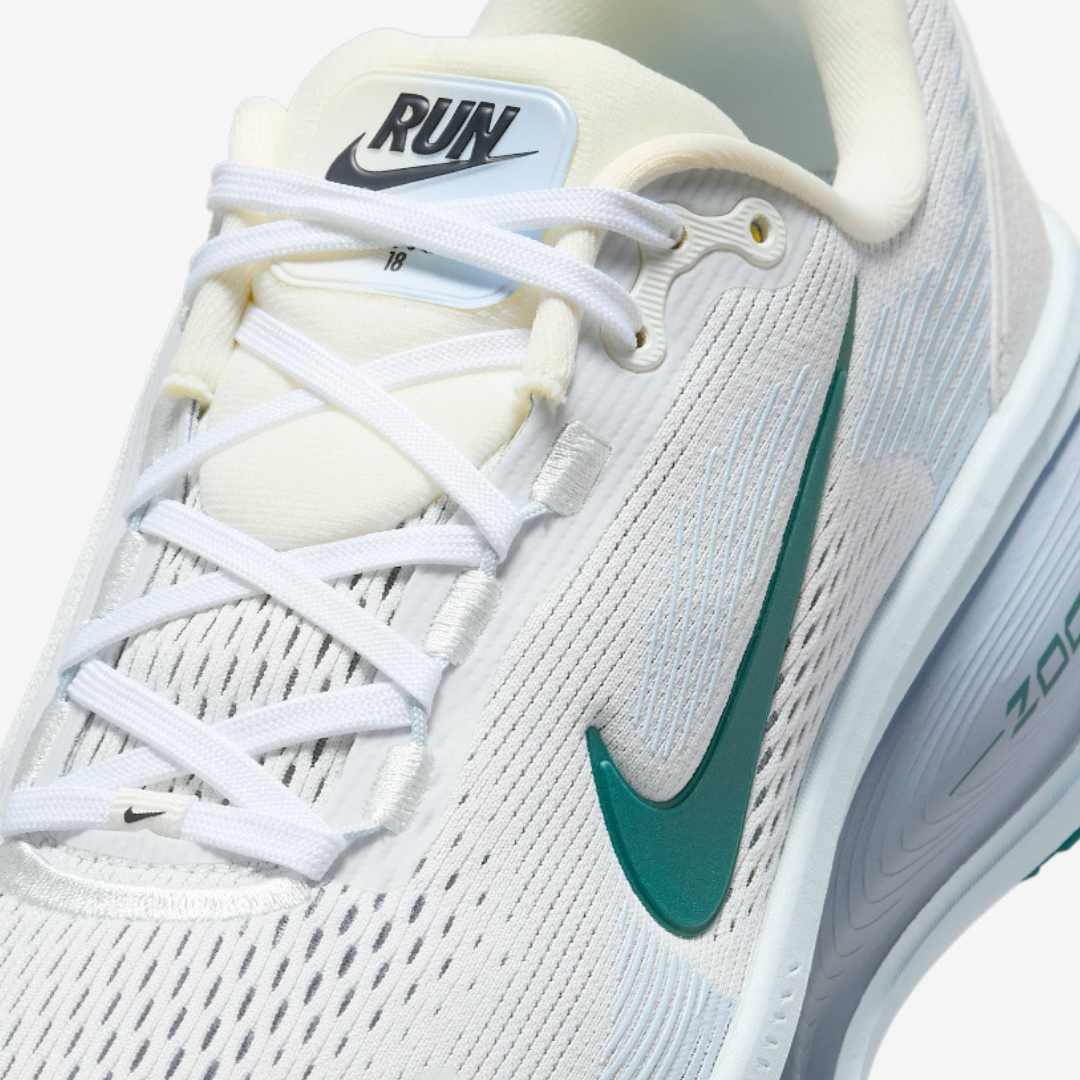 Tênis Nike Vomero 18 - Branco/Verde
