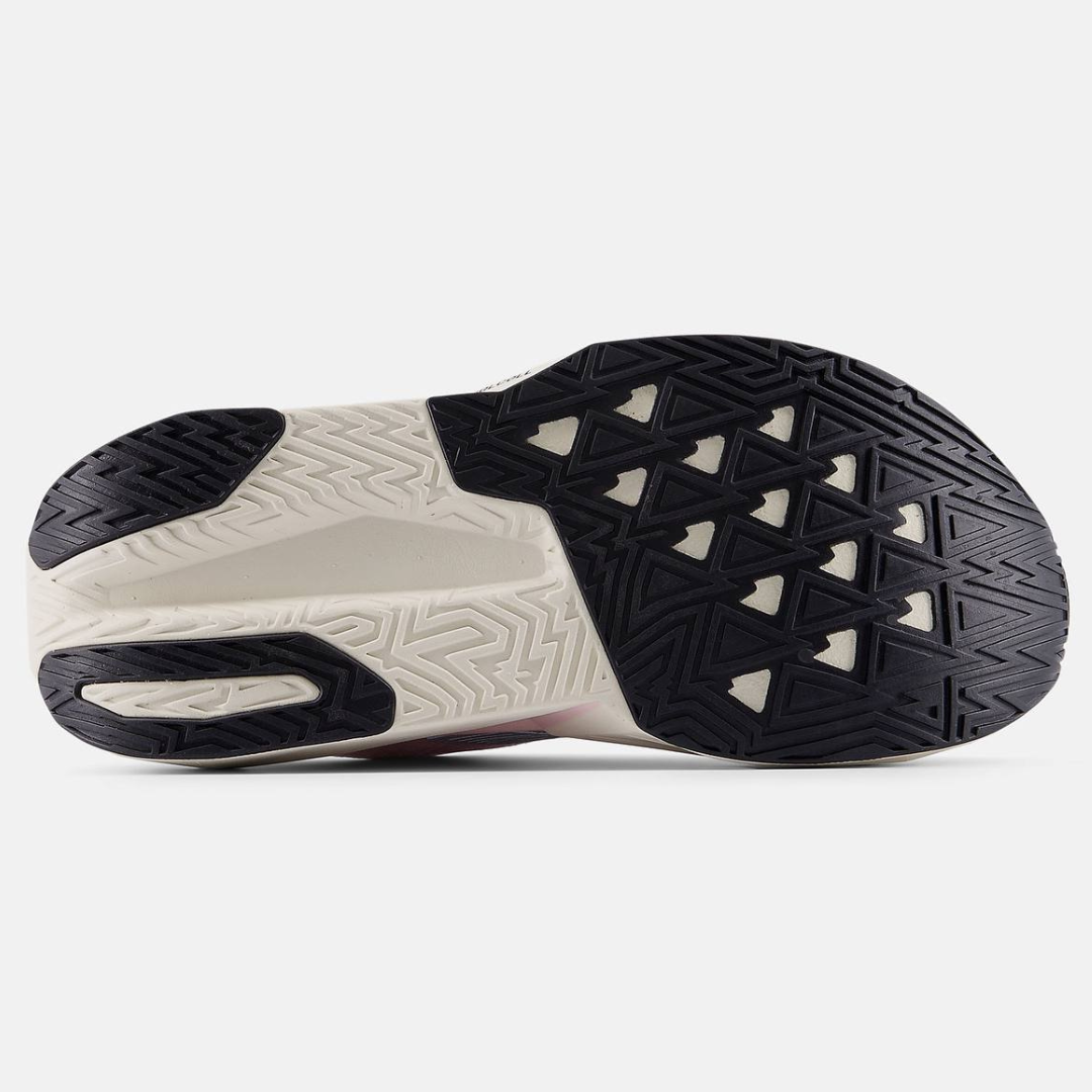 Tênis New Balance Fuelcell Rebel V5 - Rosa