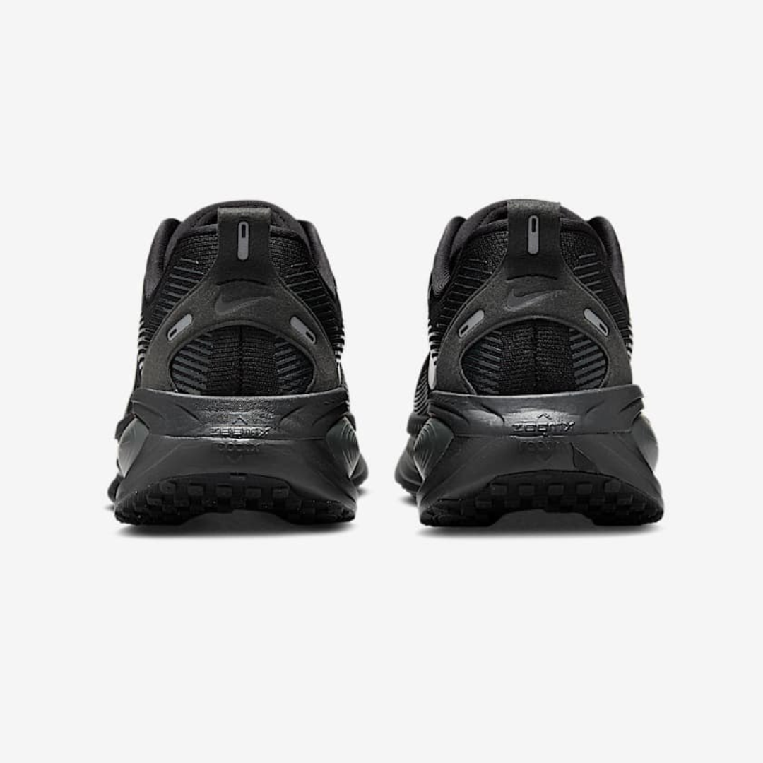 Tênis Nike Vomero 18 - Preto