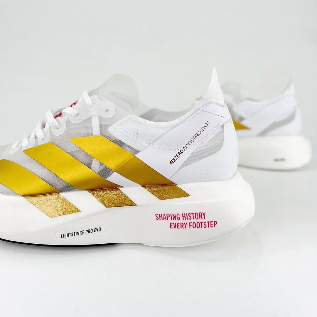Tênis Adidas Adizero Adios PRO EVO 1 - Branco/Dourado