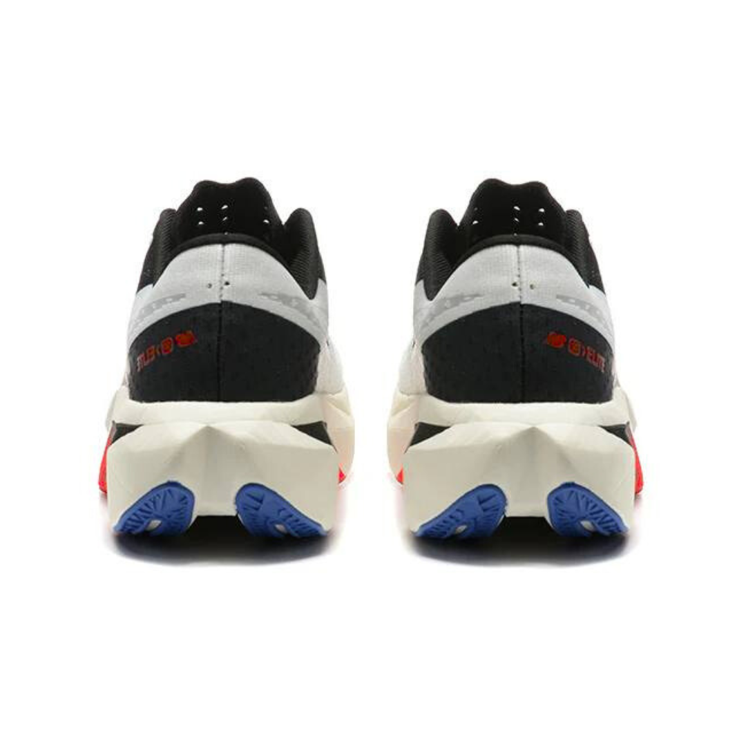 Tênis New Balance Fuelcell Supercomp Elite V4 - Branco/Preto/Vermelho