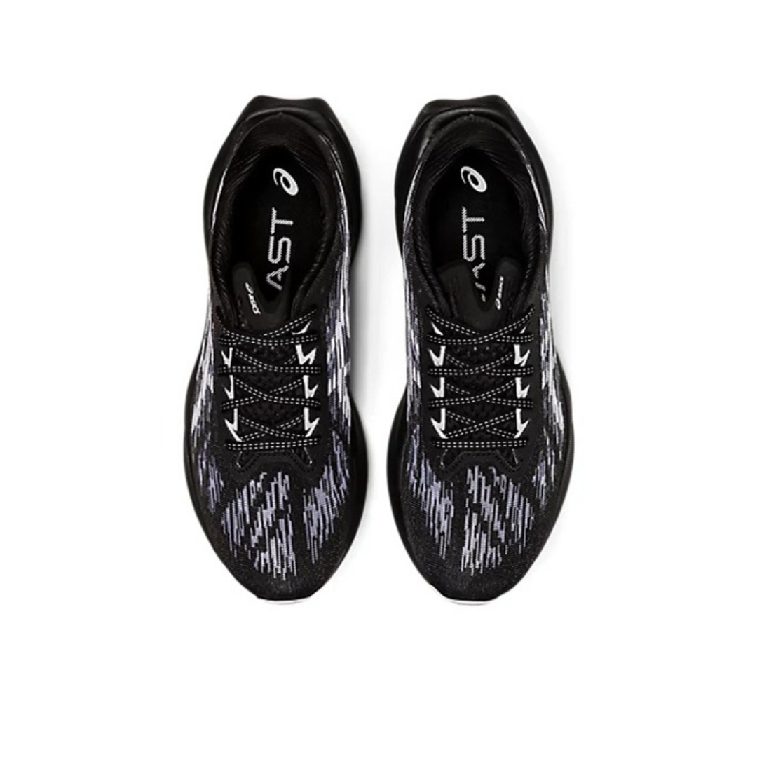 Tênis Asics Novablast 3 Preto e Branco