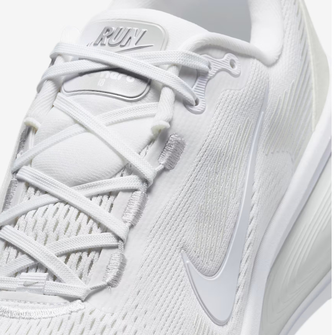Tênis Nike Vomero 18 - Branco