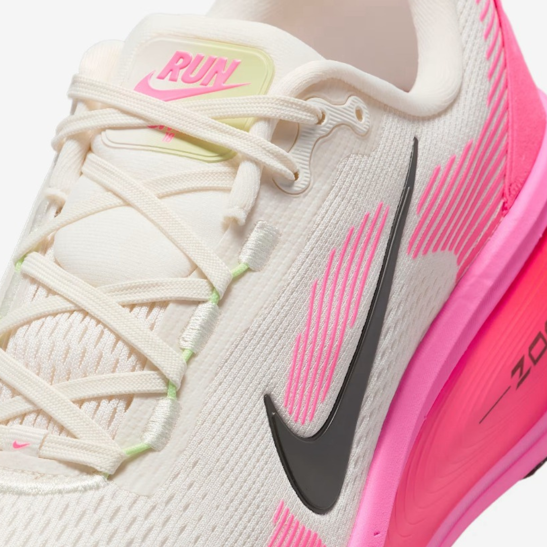 Tênis Nike Vomero 18 - Rosa/Bege