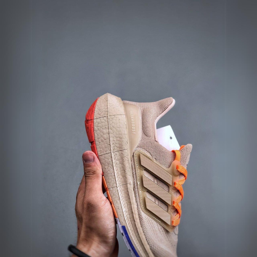 Tênis Adidas Ultraboost Light 23 Wonder Taupe Solar Red