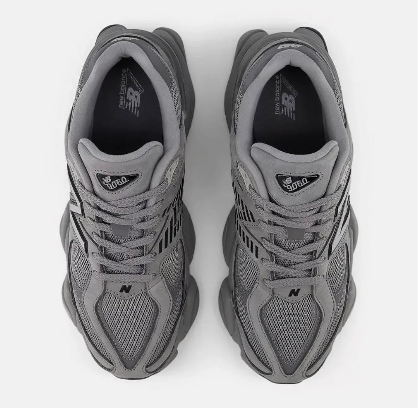 Tênis New Balance 9060 Team Away Grey