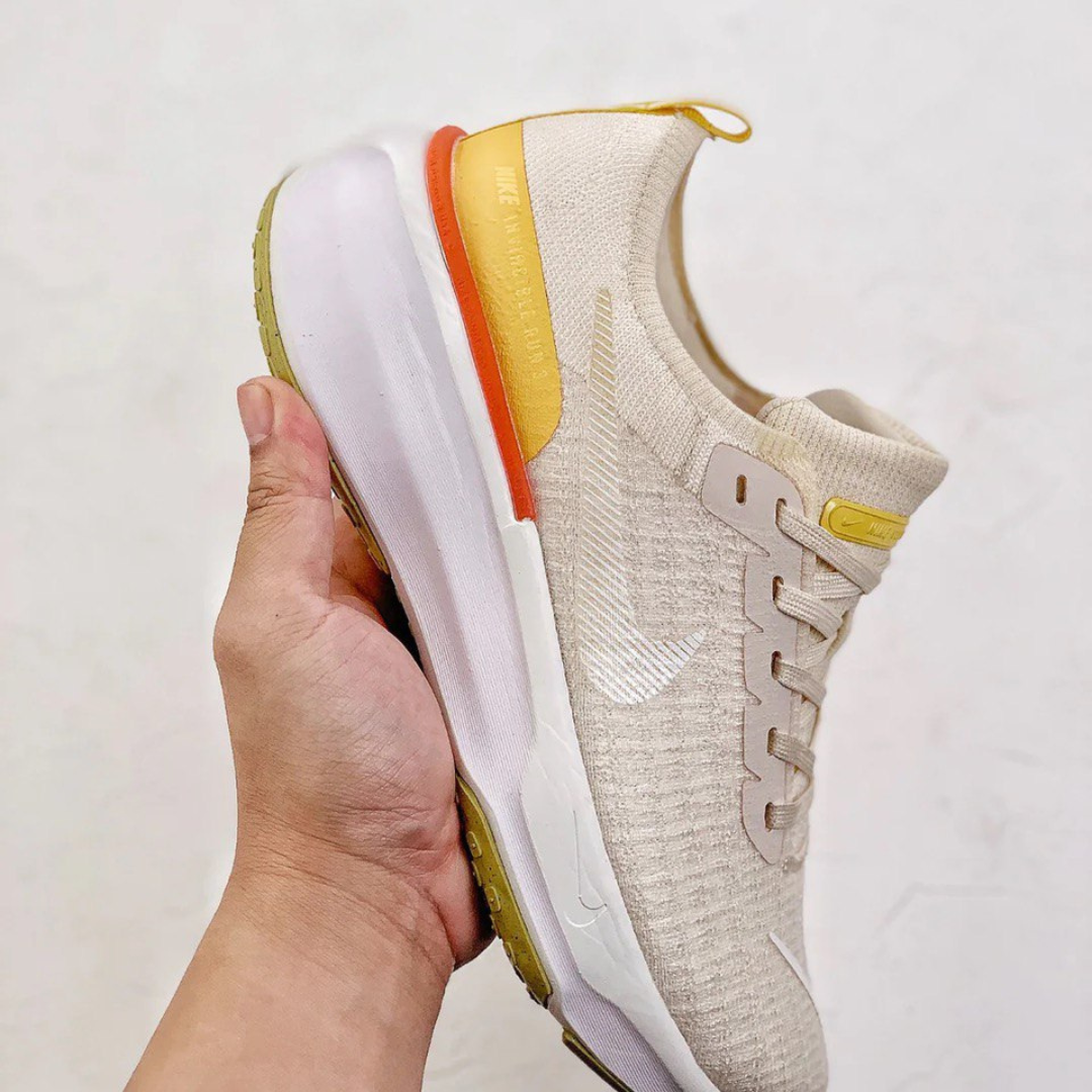 Tênis Nike Invincible Run 3 - Bege/Branco