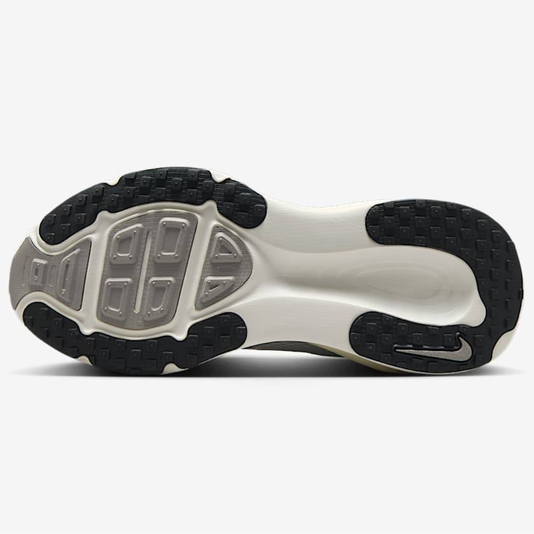 Tênis Nike Vomero 18 - Branco/Bege