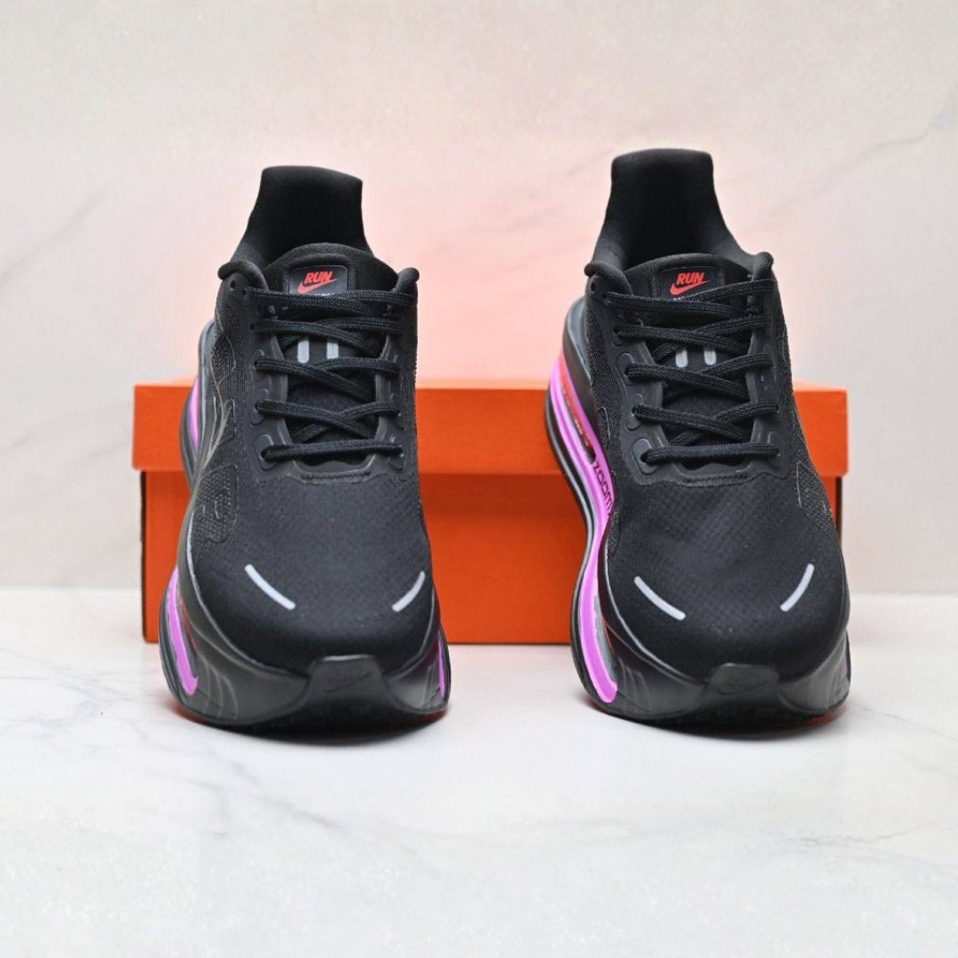 Tênis Nike Vomero Premium - Preto/Roxo