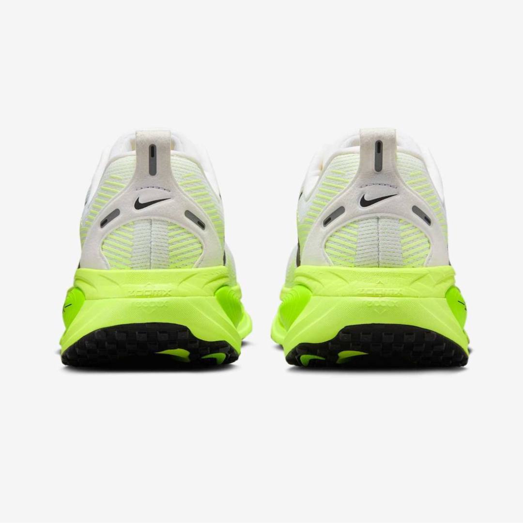 Tênis Nike Vomero 18 - Branco/Verde