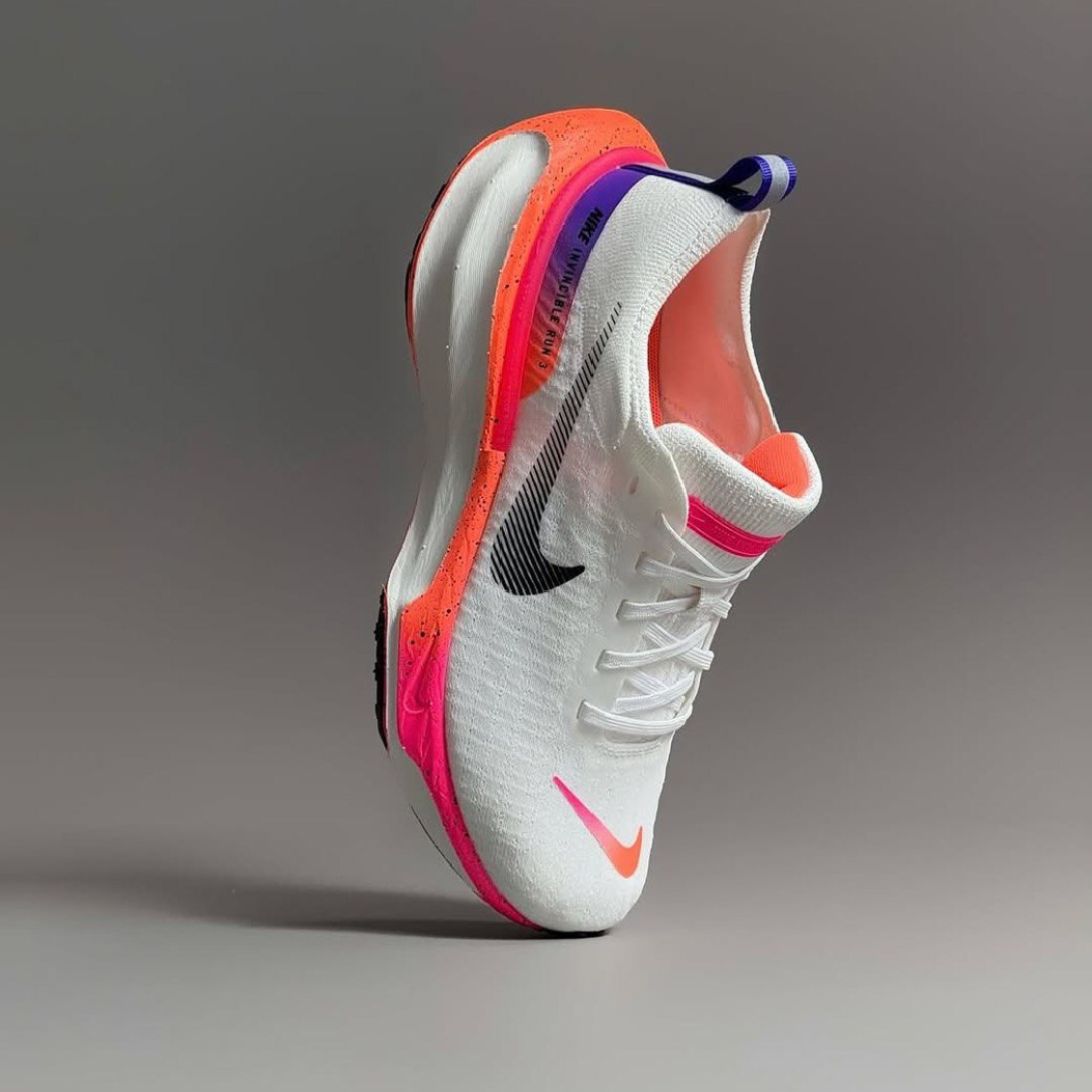 Tênis Nike Invincible Run 3 - Branco/Hyper Rosa