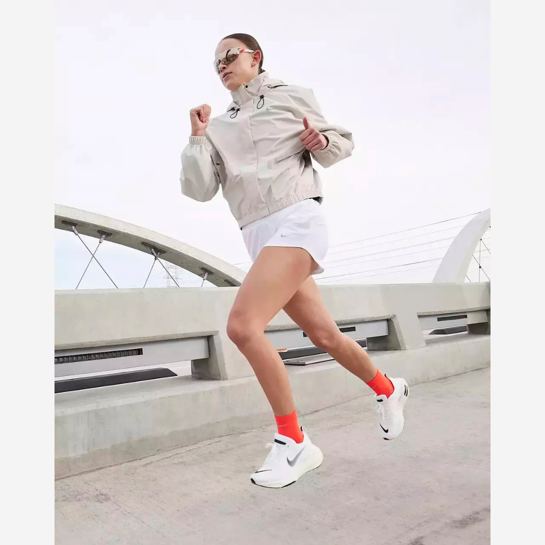 Tênis Nike Invincible Run 3 - Branco/Preto