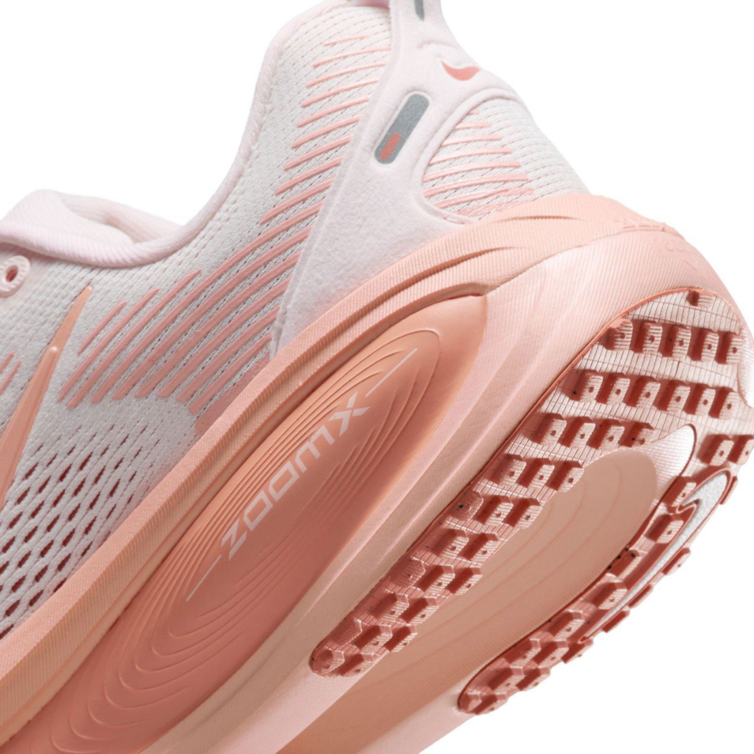 Tênis Nike Vomero 18 - Rosa