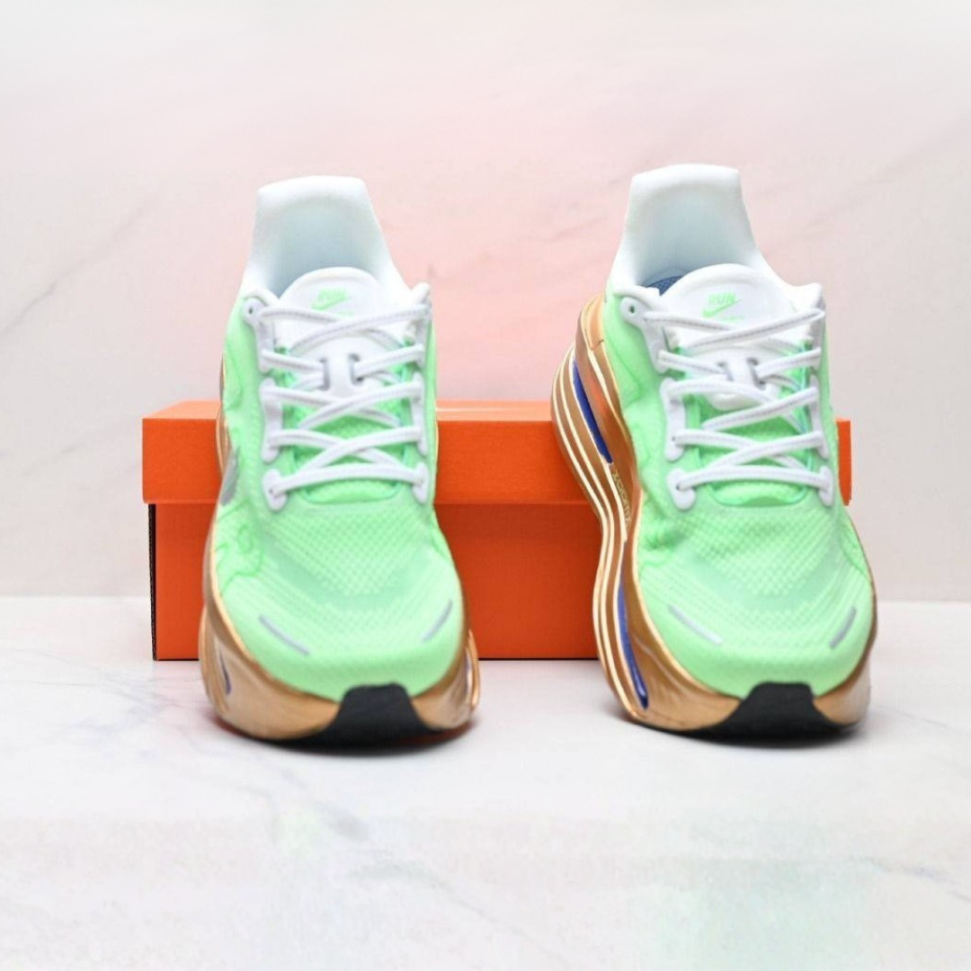 Tênis Nike Vomero Premium - Verde/Dourado