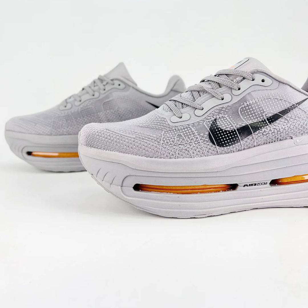 Tênis Nike Vomero Premium - Cinza/Laranja