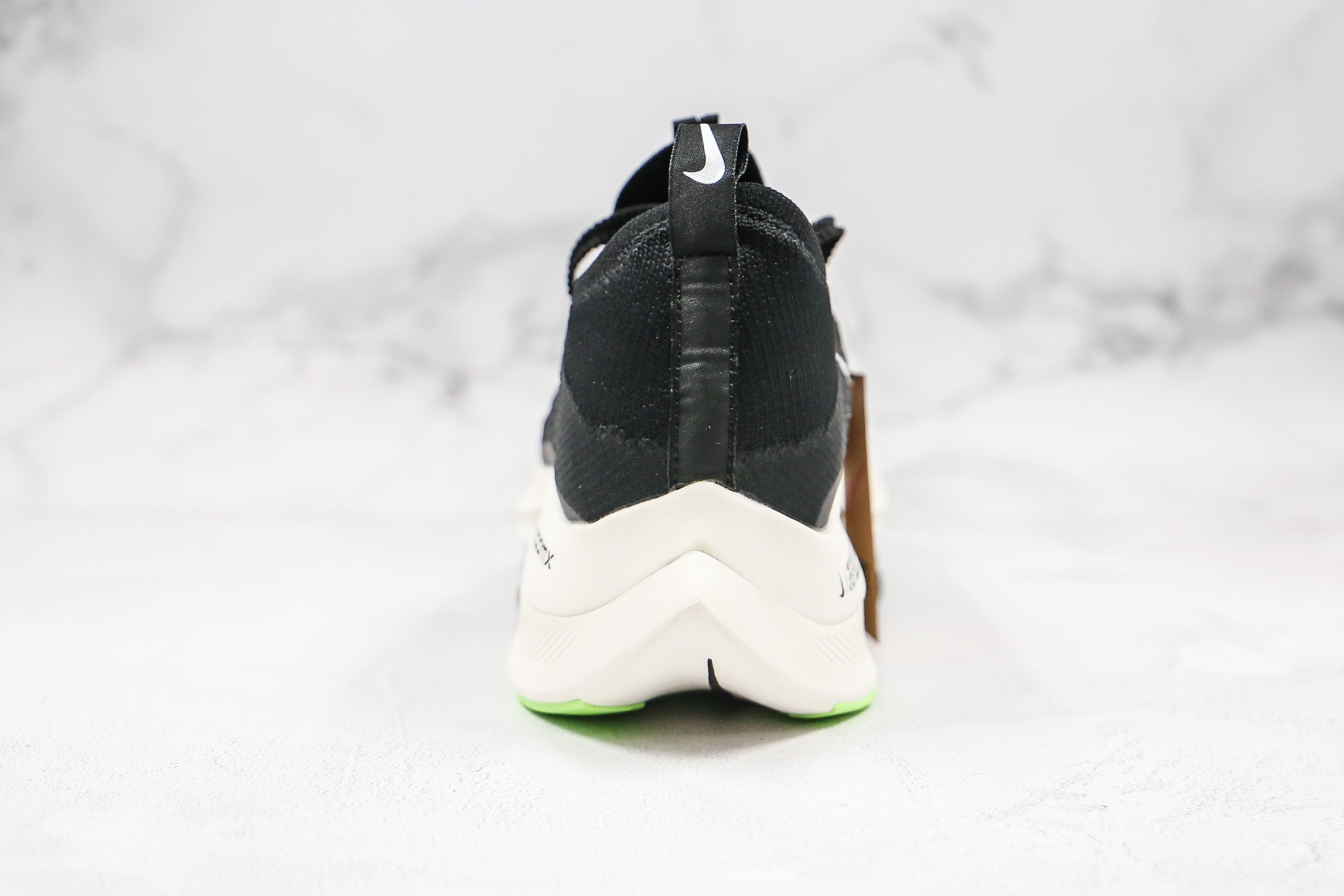 Tênis Nike Air Zoom Alphafly Next% 1 - Preto/Branco