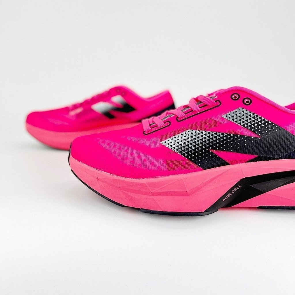 Tênis New Balance FuelCell Rebel V4 - Rosa