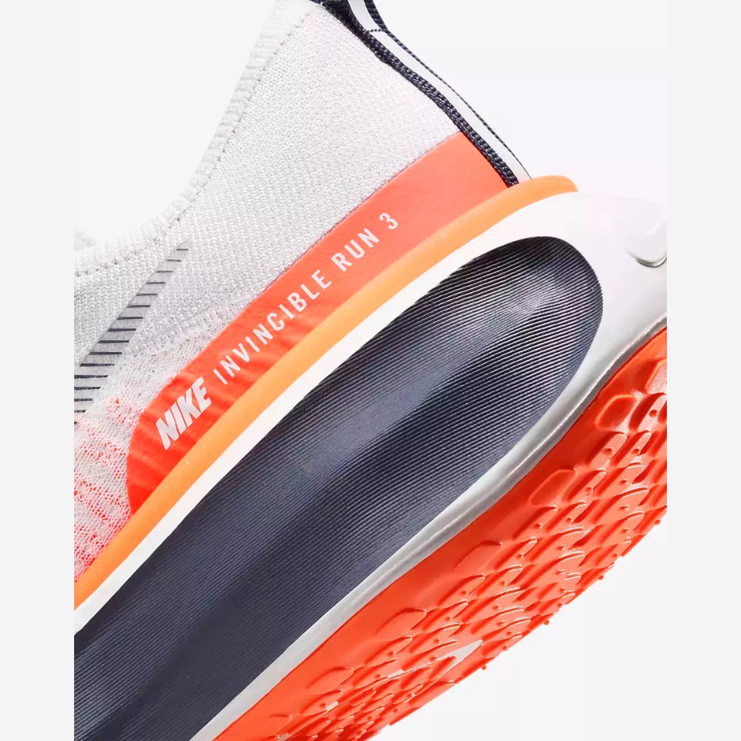 Tênis Nike Invincible Run 3 - Laranja/Branco