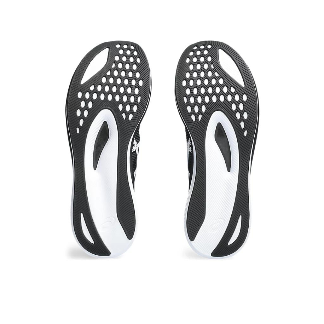 Tênis Asics Magic Speed 3 - Preto e Branco