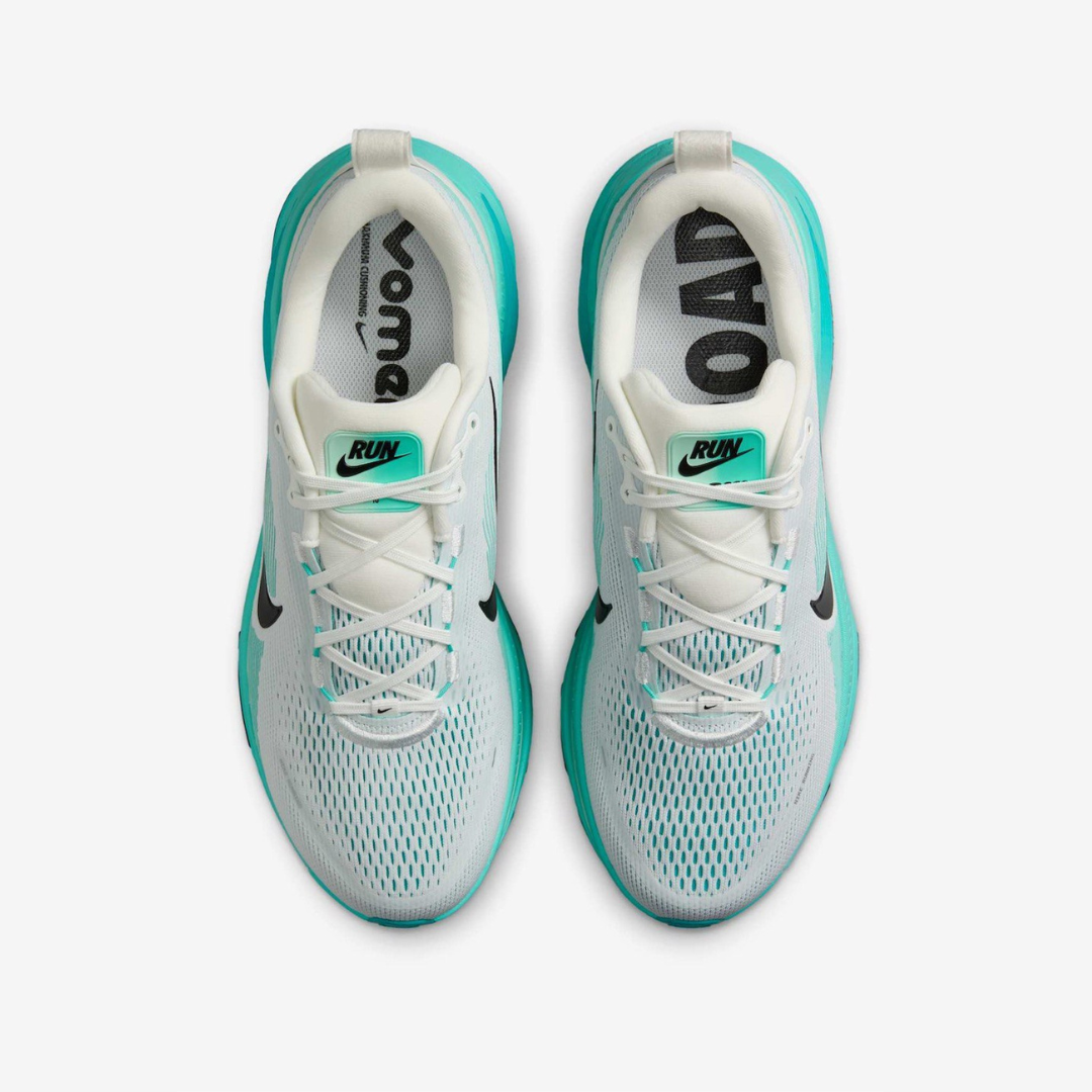 Tênis Nike Vomero 18 - White/Dusty Cactus