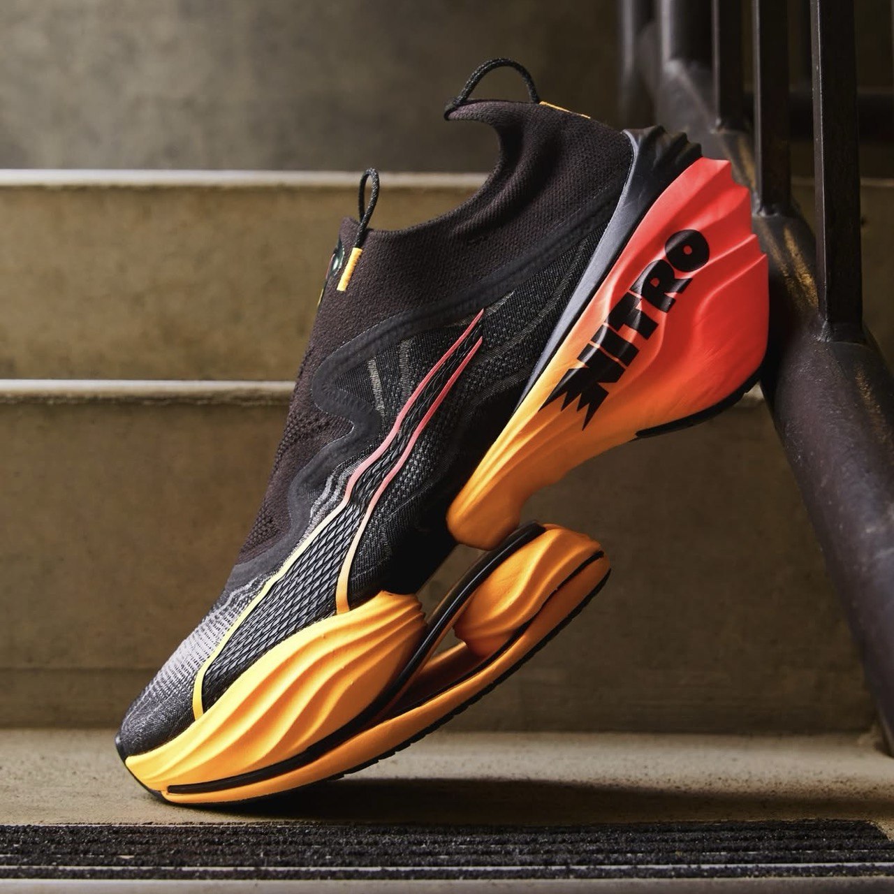 Tênis Puma Fast-RB Nitro Elite - Preto/Laranja/Rosa