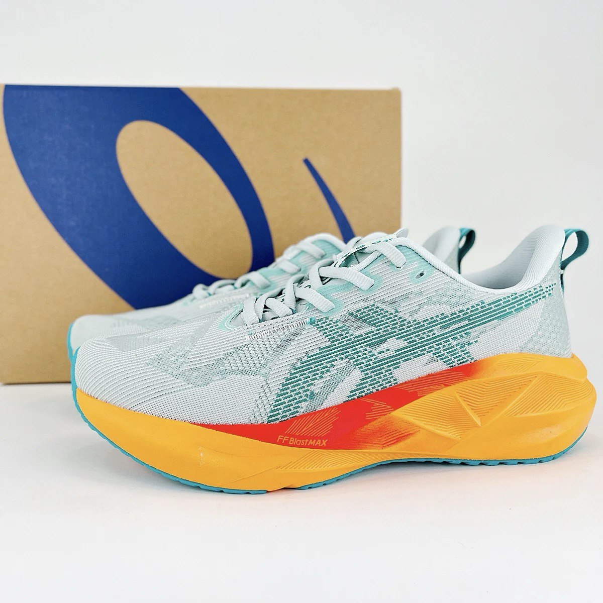 Tênis Asics Novablast 5 - Verde com Laranja