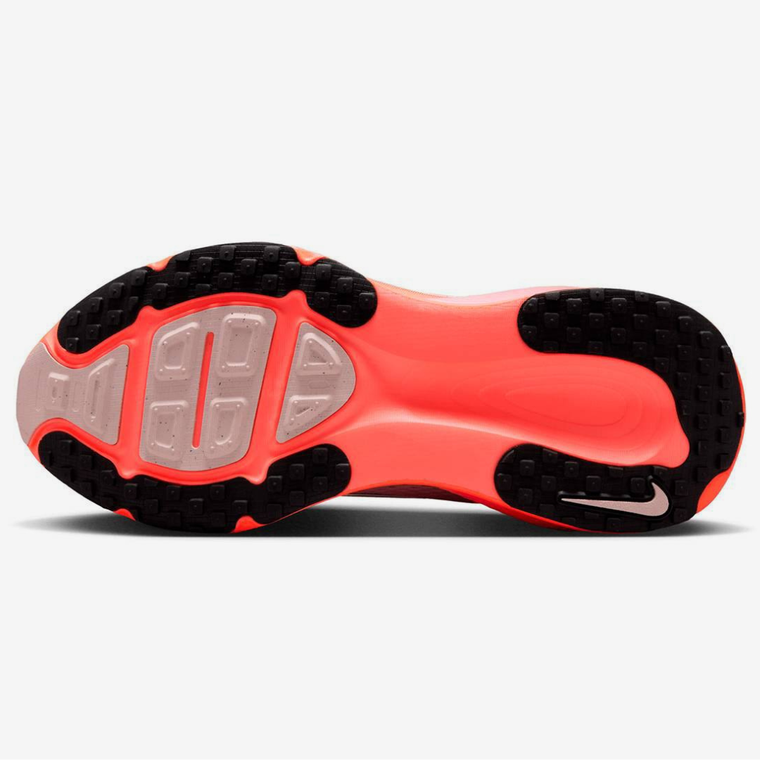 Tênis Nike Vomero 18 - Laranja/Vermelho