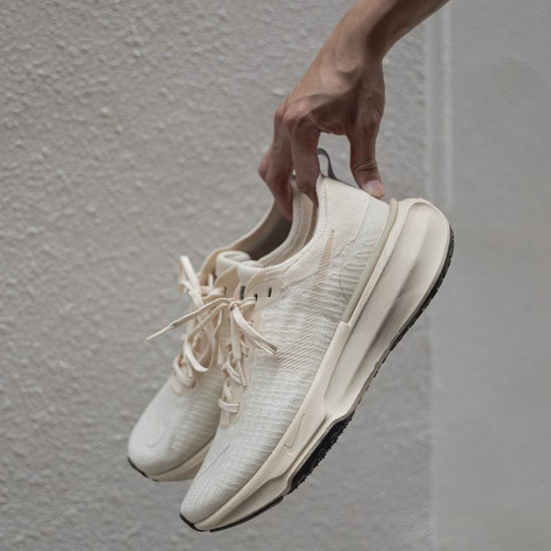 Tênis Nike Invincible Run 3 - Bege