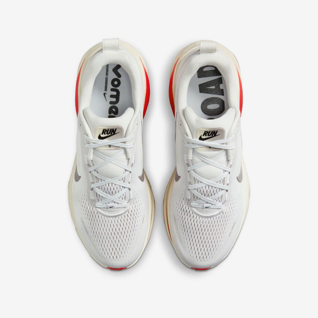 Tênis Nike Vomero 18 - Branco/Vermelho
