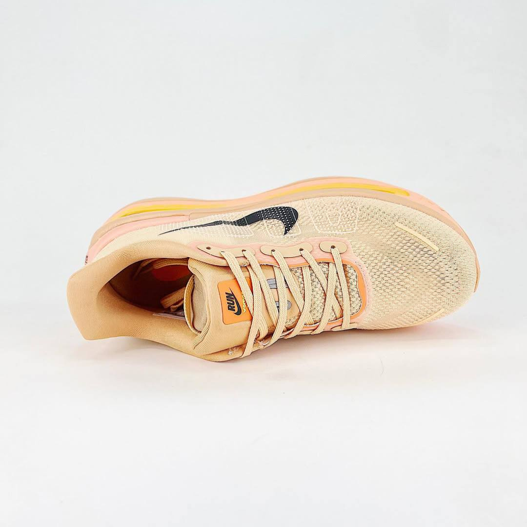 Tênis Nike Vomero Premium - Laranja/Preto