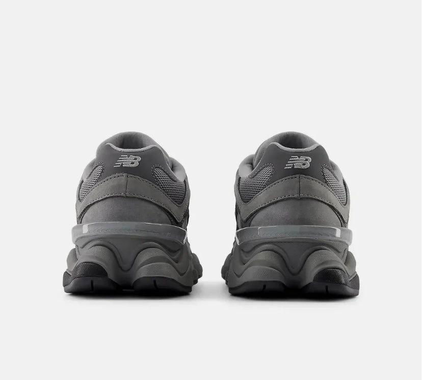 Tênis New Balance 9060 Team Away Grey