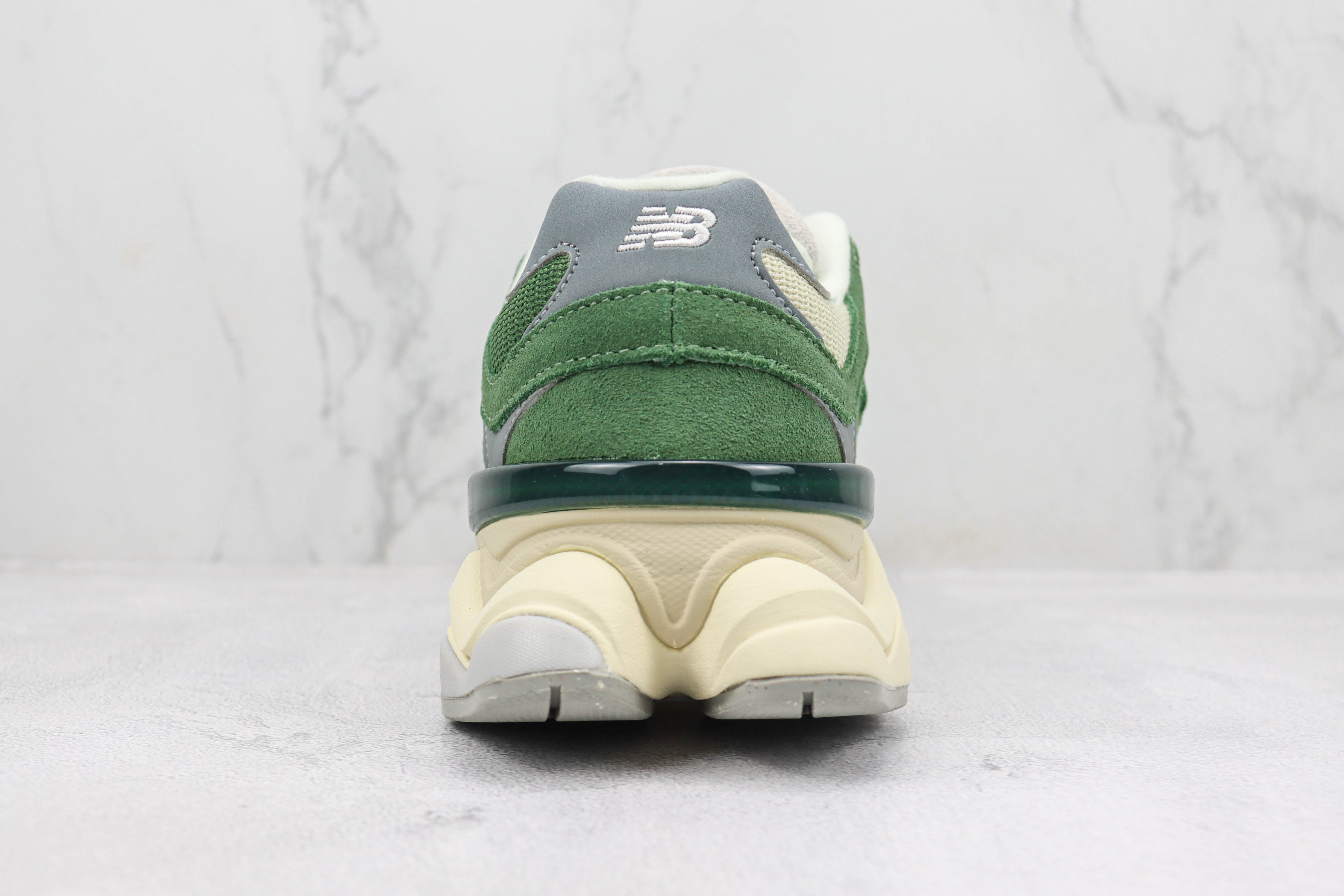 Tênis New Balance 9060 Nori