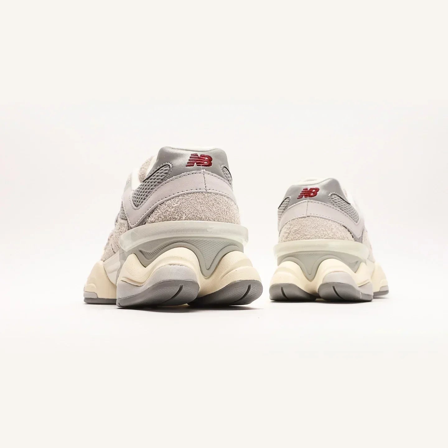 Tênis New Balance 9060 Lunar New Year Timberwolf Grey
