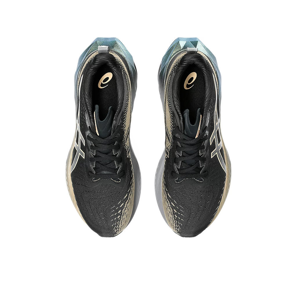 Tênis Asics Novablast™ 4 Platinum Preto Dourado