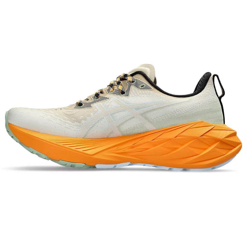 Tênis Asics Novablast™ 4 Bege Laranja