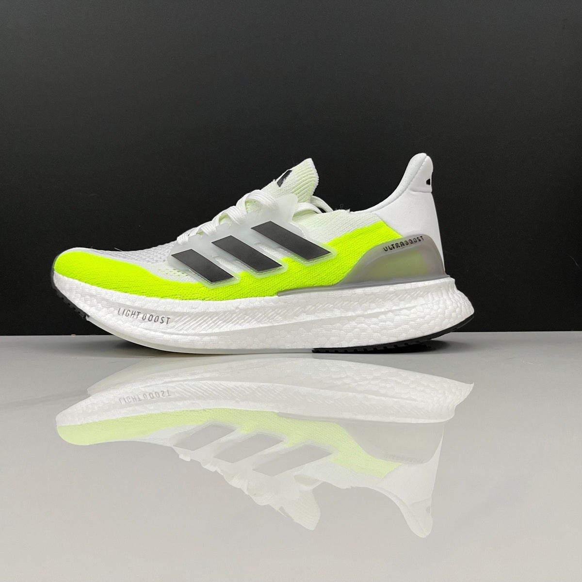 Tênis Adidas Ultraboost 5 Branco Verde Fluorescente