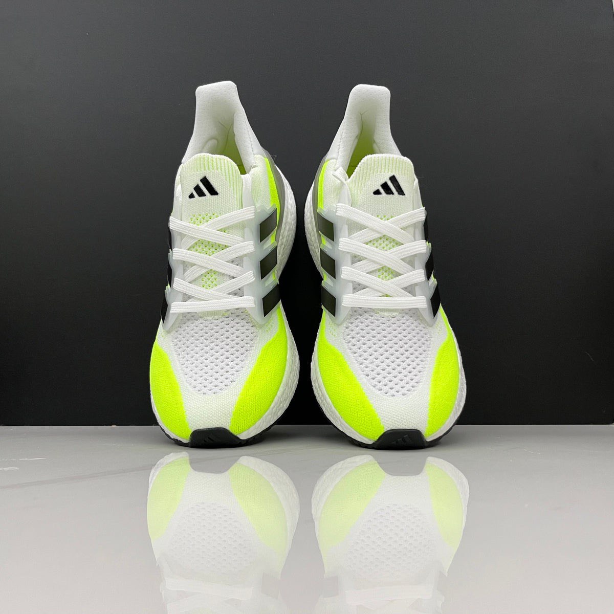 Tênis Adidas Ultraboost 5 Branco Verde Fluorescente