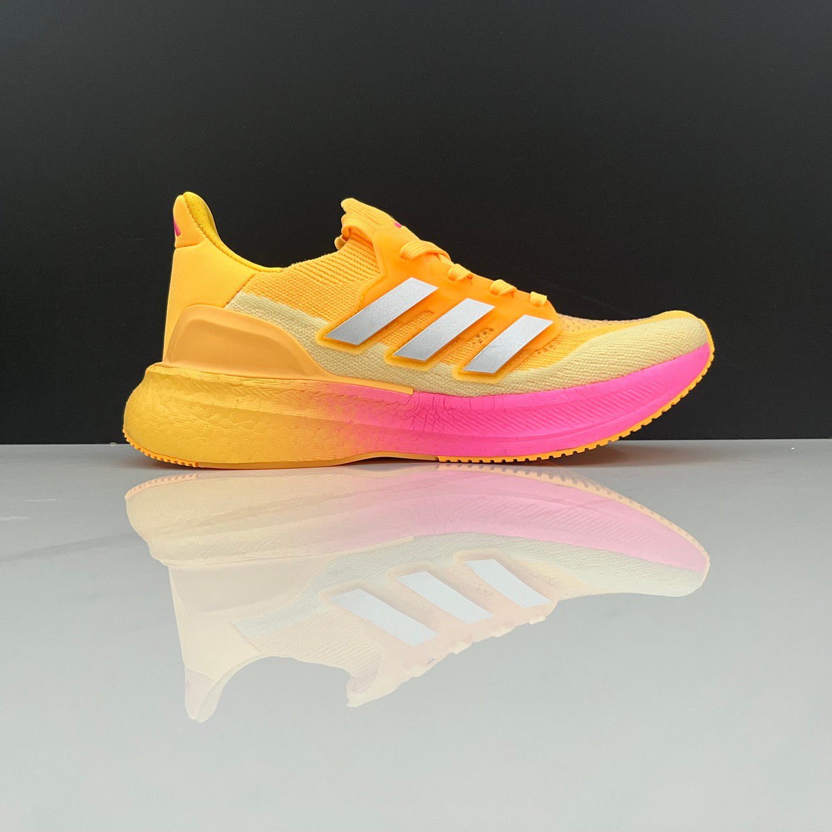 Tênis Adidas Ultraboost 5 Laranja Rosa