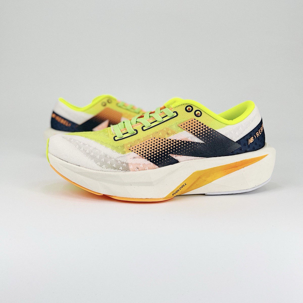 Tênis New Balance FuelCell Rebel V4 - Collor