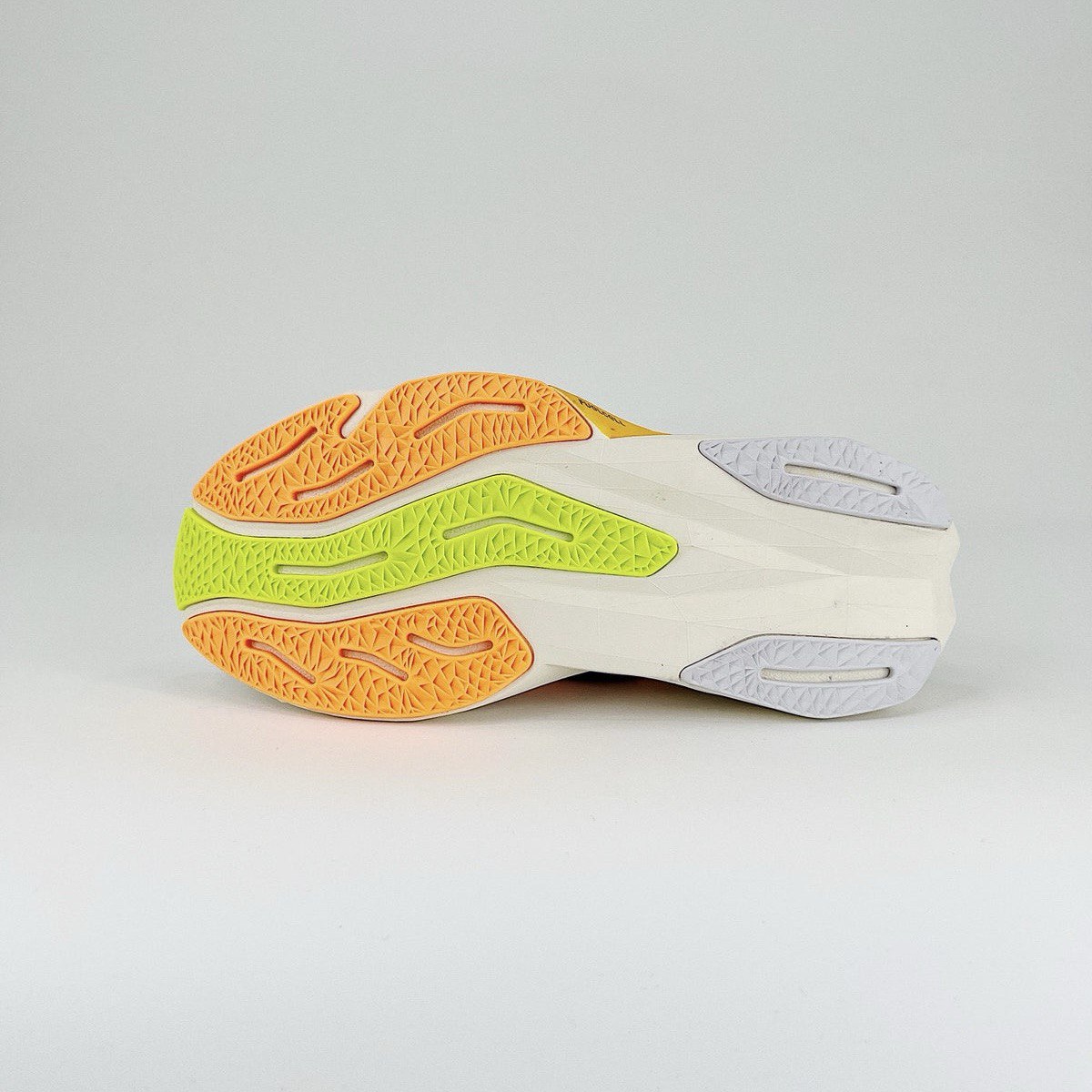 Tênis New Balance FuelCell Rebel V4 - Collor