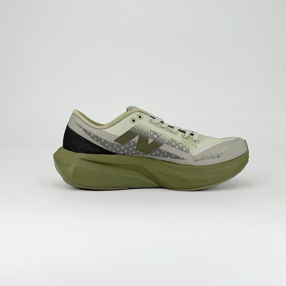 Tênis New Balance FuelCell Rebel V4 - Verde militar
