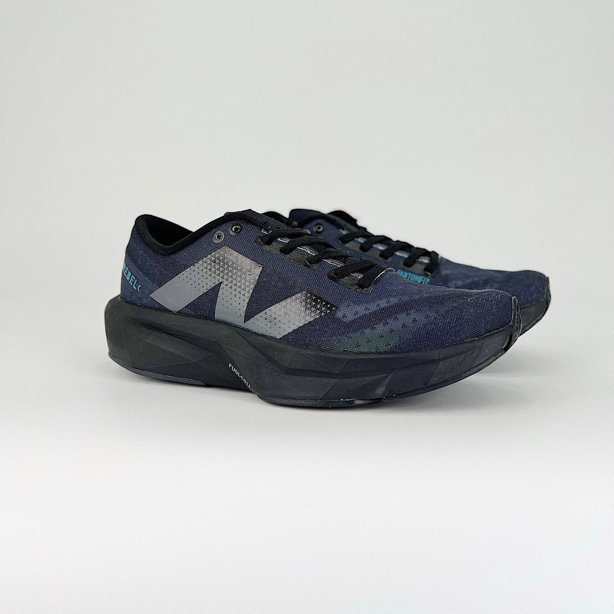 Tênis New Balance FuelCell Rebel V4 - Balck/Preto