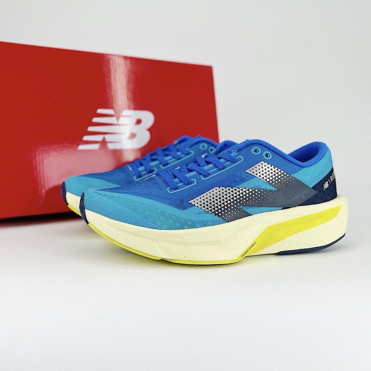Tênis New Balance FuelCell Rebel V4 - Azul-Collor