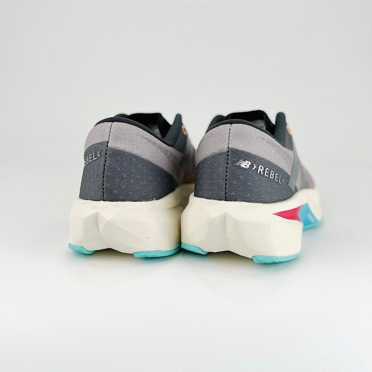 Tênis New Balance FuelCell Rebel V4 - Collor bluerose