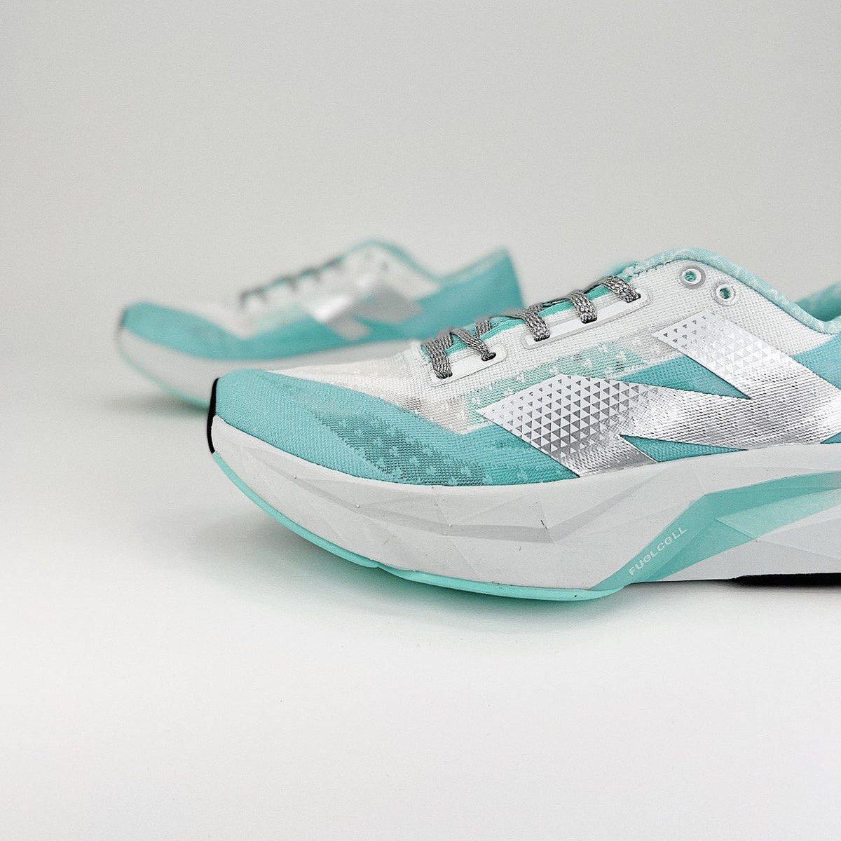 Tênis New Balance FuelCell Rebel V4 - Blue