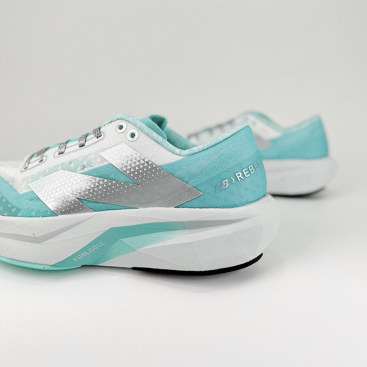 Tênis New Balance FuelCell Rebel V4 - Blue