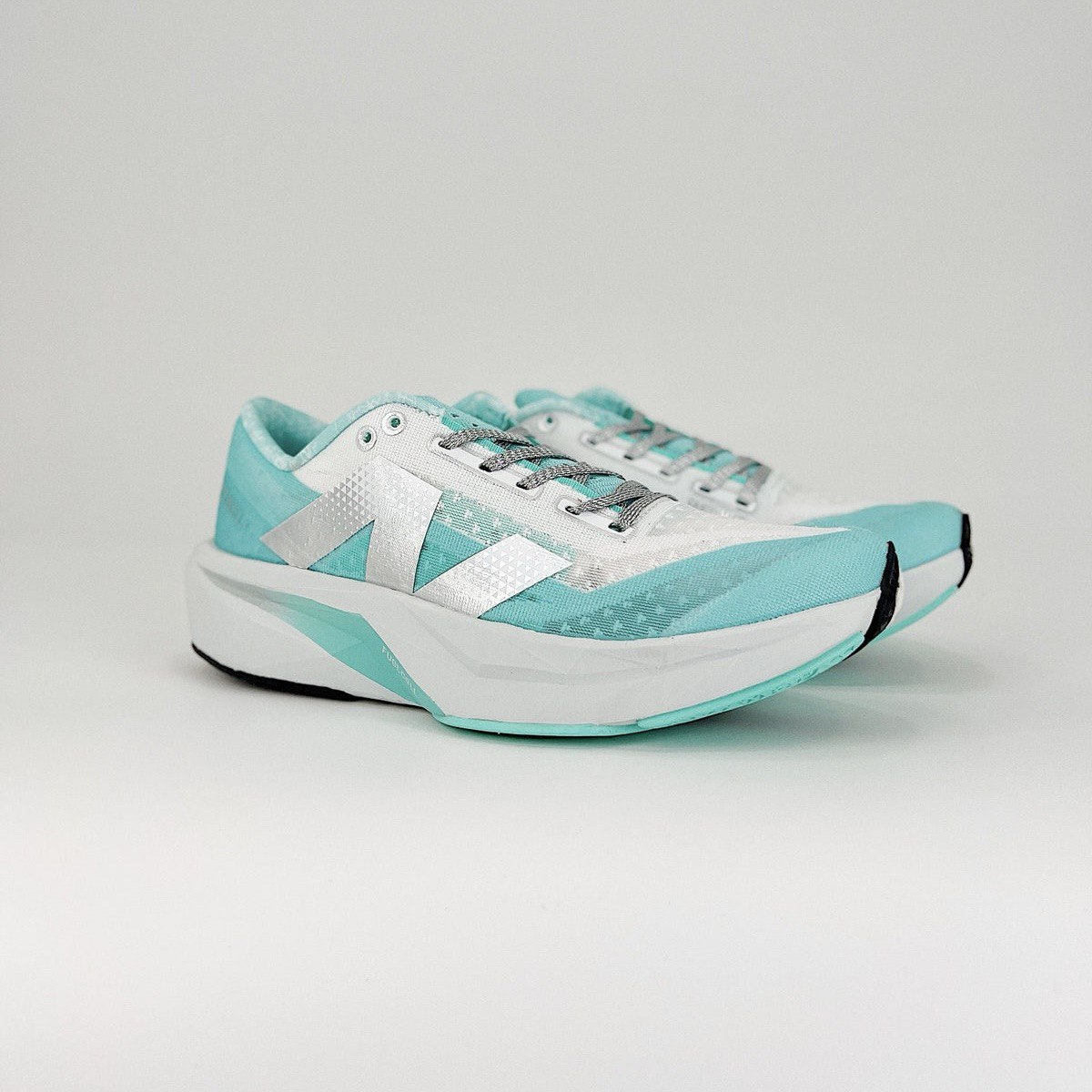 Tênis New Balance FuelCell Rebel V4 - Blue